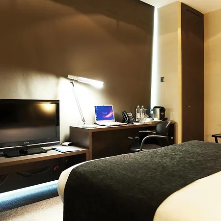 Air Barcelona Airport By Premium Traveller